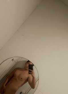 Miggy Baillo - Male escort in Cebu City Photo 7 of 7