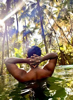 Mightybee - Male escort in Bangalore Photo 1 of 2