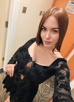 Mignonette - escort in Taipei Photo 3 of 5