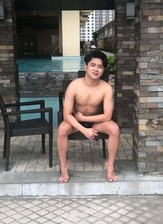 Migs - Male escort in Makati City Photo 4 of 8