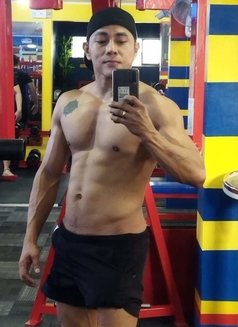 Miguel - Male adult performer in Makati City Photo 3 of 4