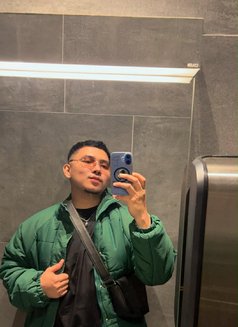 Migz - masseur in Dammam Photo 12 of 13