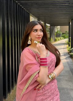 Mihel munoz - escort in New Delhi Photo 1 of 4