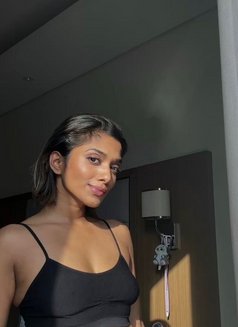 Mihii - escort in Muscat Photo 4 of 5