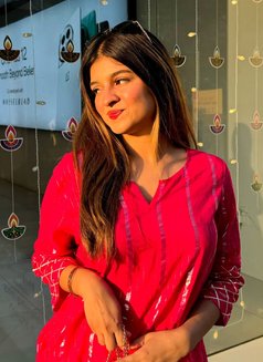 Mihika - escort in Navi Mumbai Photo 1 of 4