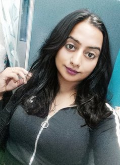 Mihika Sharma - Transsexual escort in New Delhi Photo 2 of 7