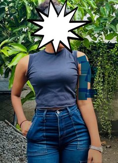 Mihin - escort in Colombo Photo 5 of 5