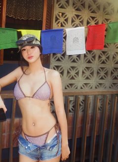 Mika Cums - Acompañantes transexual in Manila Photo 2 of 6