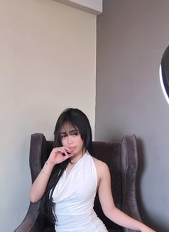 Mika - escort in Manila Photo 1 of 5