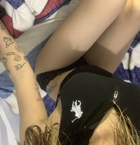 Mika - Transsexual escort in Manila