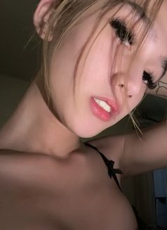 Mika - Acompañantes transexual in Manila Photo 4 of 7