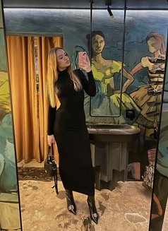 Mika - escort in Jeddah Photo 1 of 5