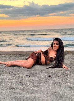Huge melisa - Acompañantes transexual in Kuala Lumpur Photo 5 of 7