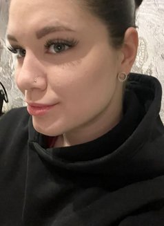 Mika - escort in Hong Kong Photo 5 of 6