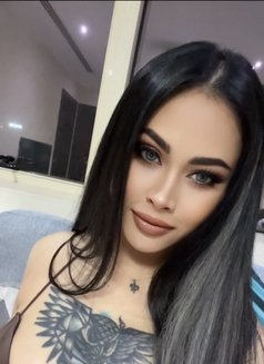 Mika - puta in Muscat Photo 4 of 4