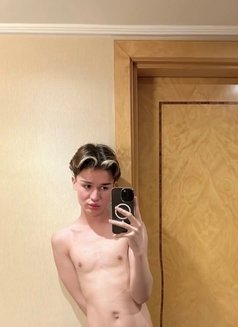 Mika twink - Male escort in İstanbul Photo 13 of 18