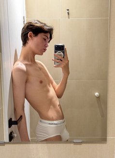 Mika twink last days in Riyadh - Male escort in Riyadh Photo 1 of 23