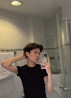 Mika twink - Acompañantes masculino in Antwerp Photo 15 of 21