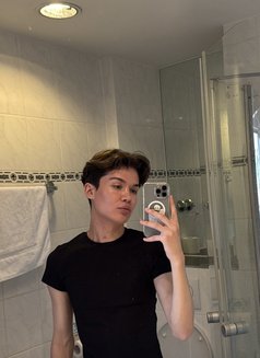 Mika twink - Acompañantes masculino in Antwerp Photo 16 of 21