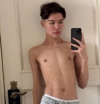 Mika twink - Male escort in Dubai Photo 1 of 17