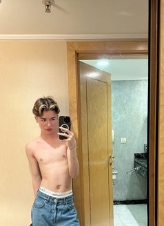 Mika twink - Male escort in İstanbul Photo 5 of 18