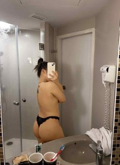 Mikay..real wet young pussy - puta in Kuala Lumpur Photo 3 of 13