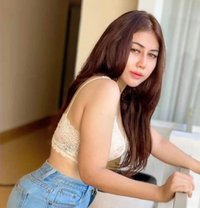 Mikayla alika - puta in Singapore