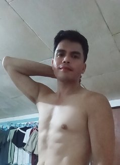 Mike - Male escort in Cebu City Photo 2 of 5