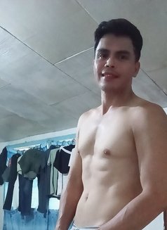 Mike - Male escort in Cebu City Photo 3 of 5