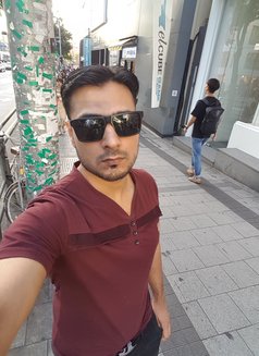 Mike - Male escort in Gwangju Photo 1 of 3