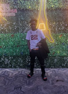 Mike - Masajista in Nairobi Photo 6 of 9