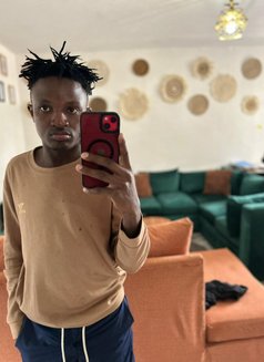 Mike - Masajista in Nairobi Photo 7 of 9