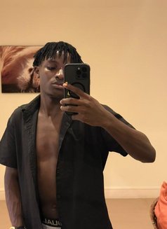 Mike - masseur in Nairobi Photo 6 of 9