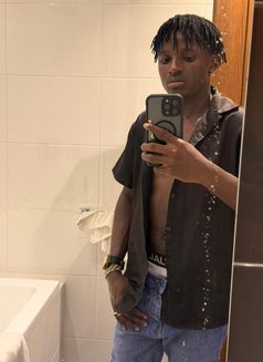 Mike - masseur in Nairobi Photo 7 of 9