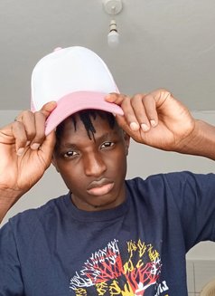 Mike - Masajista in Nairobi Photo 3 of 6