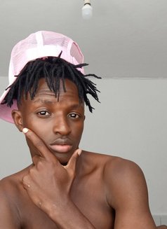 Mike - Masajista in Nairobi Photo 4 of 6