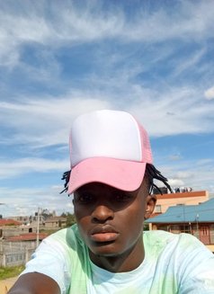 Mike - Masajista in Nairobi Photo 5 of 6