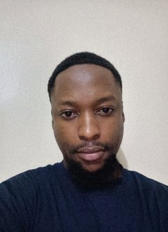 Mike - masseur in Dar es Salaam Photo 4 of 4