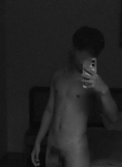 Mike - Male escort in Bangkok Photo 2 of 2