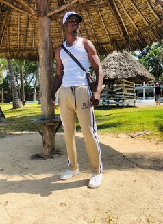 Mike12 - masseur in Nairobi Photo 6 of 8