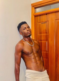 Mike12 - masseur in Nairobi Photo 7 of 8