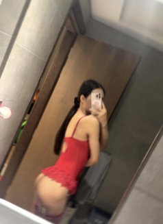 Mikel in Khalifa City A - masseuse in Abu Dhabi Photo 8 of 9