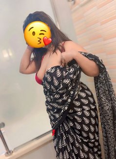Mikela Aishu - puta in Dubai Photo 1 of 5