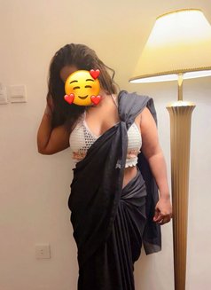 Mikela Aishu - puta in Dubai Photo 2 of 5