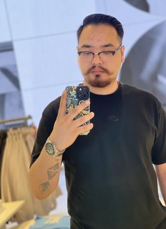 Mikey - Male escort in Doha Photo 5 of 5