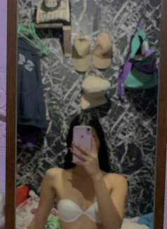 Mikey - Intérprete transexual de adultos in Manila Photo 4 of 9