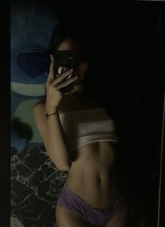 Mikey - Intérprete transexual de adultos in Manila Photo 8 of 9