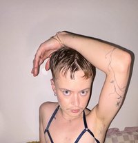 Mikha Trans FTM Paris - Transsexual escort in Paris Photo 9 of 9