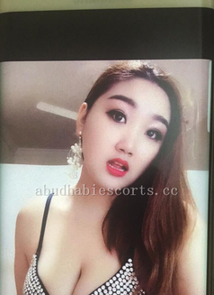 Miki Abudhabi Escort Sex Lady - puta in Abu Dhabi Photo 2 of 4