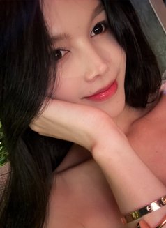 Miki Hk - puta in Hong Kong Photo 8 of 8